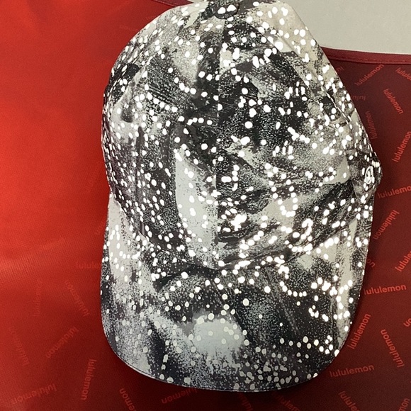 Lululemon fast and free run hat - Picture 2 of 9